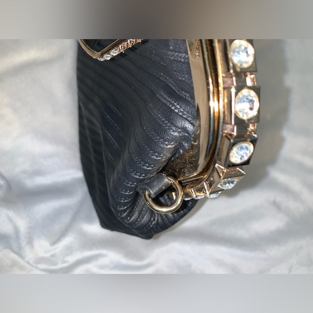 “Michael Kors” Black and Gold  rhinestone jumbo kiss clasp Women's handBag purse - Picture 10 of 10